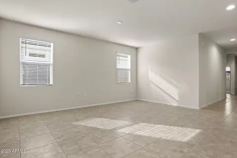 18633 W Desert Hollow Dr, Surprise, AZ 85387 photo 13