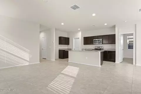 18633 W Desert Hollow Dr, Surprise, AZ 85387 photo 17