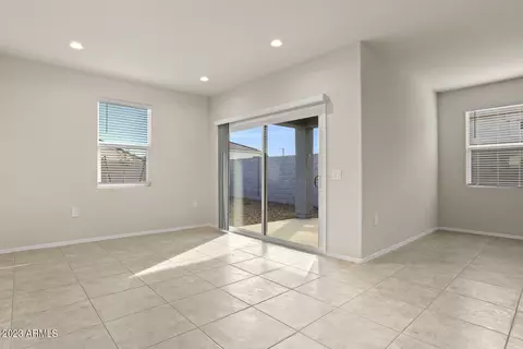 18633 W Desert Hollow Dr, Surprise, AZ 85387 photo 19
