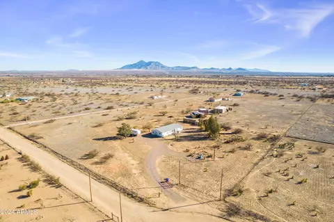 8804 E Bloomfield Rd, Hereford, AZ 85615 photo 5