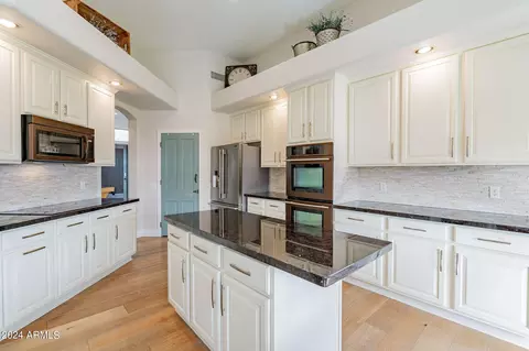 925 E Desert Flower Ln, Phoenix, AZ 85048 photo 14