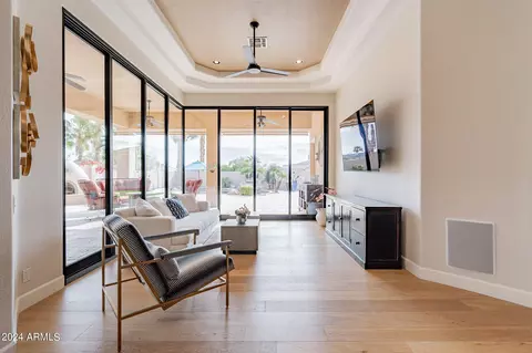 925 E Desert Flower Ln, Phoenix, AZ 85048 photo 9