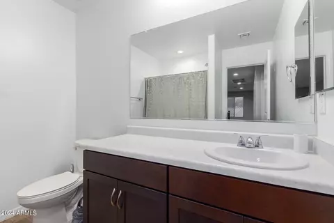 Bath - 3207 S 75th Dr, Phoenix, AZ 85043 photo 4 of 5