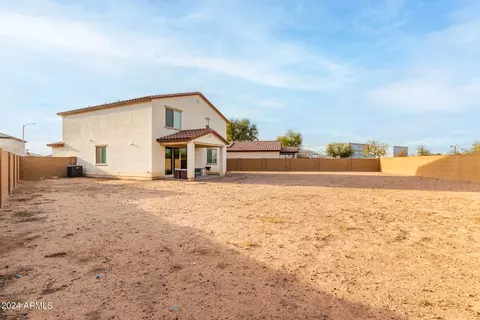 Exterior - 3207 S 75th Dr, Phoenix, AZ 85043 photo 8 of 10