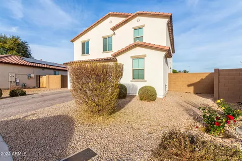 Exterior - 3207 S 75th Dr, Phoenix, AZ 85043 photo 3 of 10