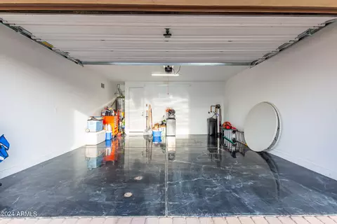 Exterior - 3207 S 75th Dr, Phoenix, AZ 85043 photo 6 of 10