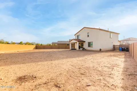 Exterior - 3207 S 75th Dr, Phoenix, AZ 85043 photo 9 of 10