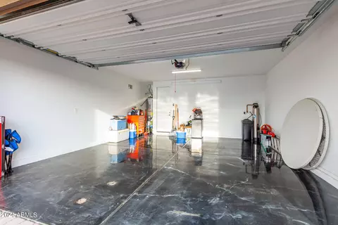 Exterior - 3207 S 75th Dr, Phoenix, AZ 85043 photo 5 of 10