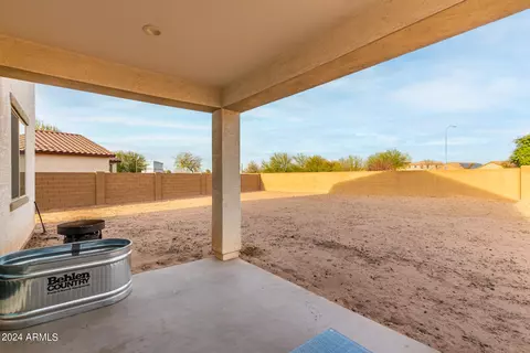 Exterior - 3207 S 75th Dr, Phoenix, AZ 85043 photo 7 of 10