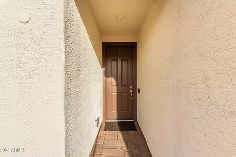 Exterior - 3207 S 75th Dr, Phoenix, AZ 85043 photo 4 of 10
