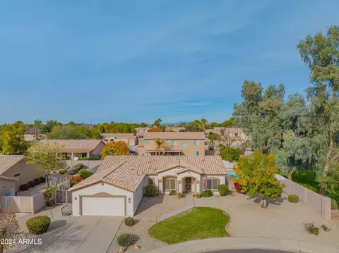 1064 E Crescent Ct, Chandler, AZ 85249