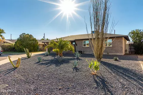 7823 E Cypress St, Scottsdale, AZ 85257