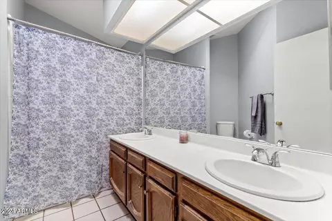 4301 Everett Dr, Phoenix, AZ 85032 photo 2
