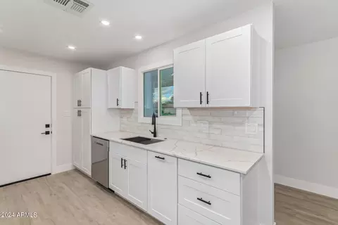 Kitchen - 1219 E Riviera Dr, Tempe, AZ 85282 photo 3 of 4