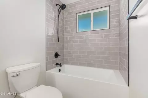 Bath - 1219 E Riviera Dr, Tempe, AZ 85282 photo 3 of 3