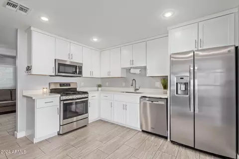 7436 E Carol Cir, Mesa, AZ 85208 photo 4