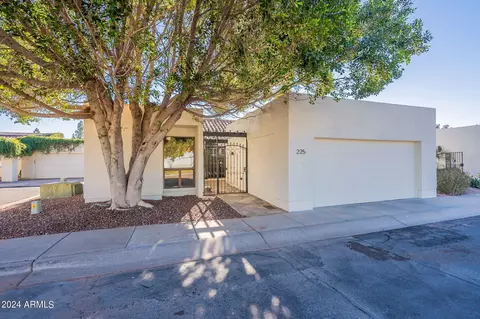 225 W Denton Ln, Phoenix, AZ 85013