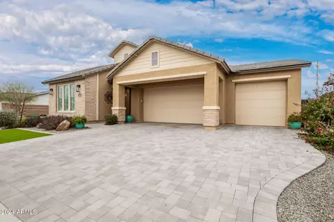11694 W Luxton Ln, Avondale, AZ 85323