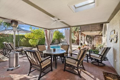 225 Echo Ln, Phoenix, AZ 85020 photo 21