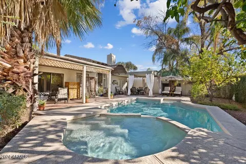 225 Echo Ln, Phoenix, AZ 85020 photo 24