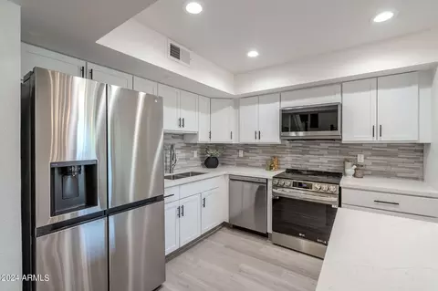 747 E Bethany Home Rd, Phoenix, AZ 85014 photo 21