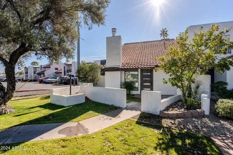 747 E Bethany Home Rd, Phoenix, AZ 85014 photo 2