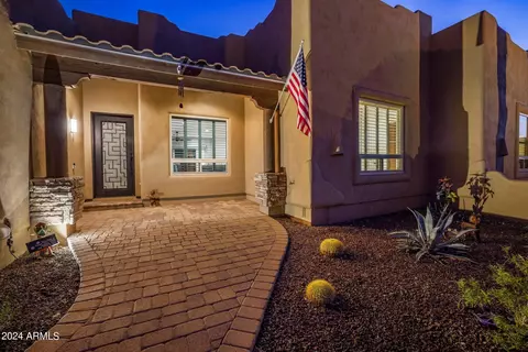 125 E Desert Hills Dr, Phoenix, AZ 85086