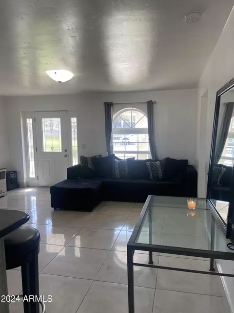 2034 E Vineyard Rd, Phoenix, AZ 85042 photo 9