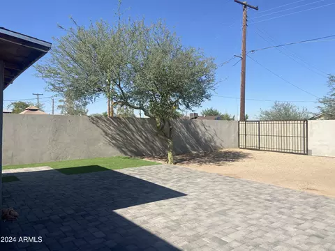 2034 E Vineyard Rd, Phoenix, AZ 85042 photo 17