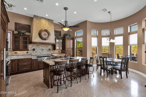 8042 E Sugarloaf Cir, Mesa, AZ 85207 photo 2