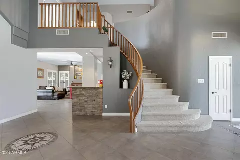 16018 S 7th Dr, Phoenix, AZ 85045 photo 6