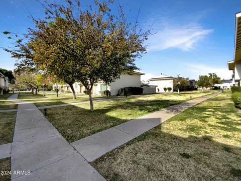 4488 E Belleview St, Phoenix, AZ 85008 photo 6