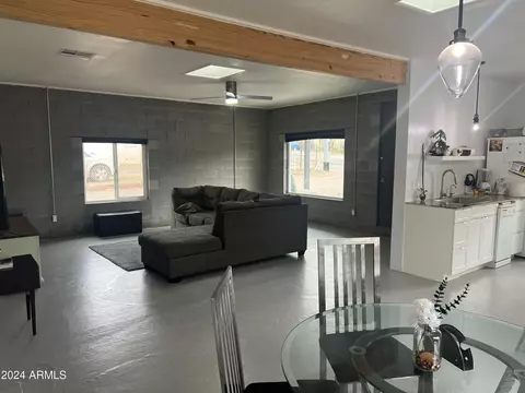 46 N Rainbow Ave, Superior, AZ 85173