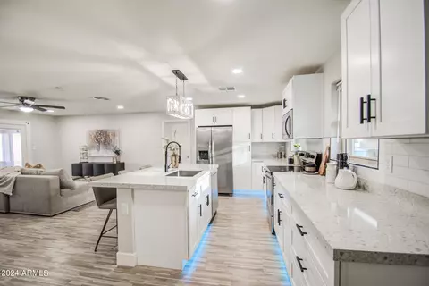 4326 W Weldon Ave, Phoenix, AZ 85031 photo 2