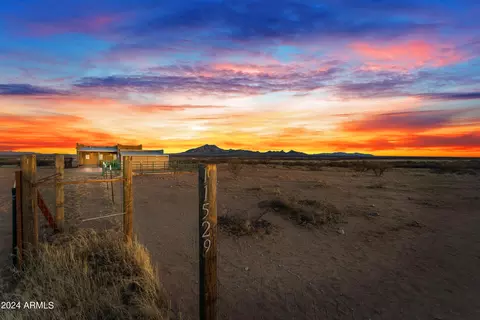 11529 S Hutchinson Rd, Hereford, AZ 85615