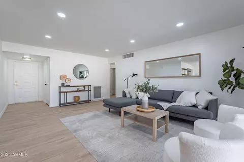 1102 W Colter St, Phoenix, AZ 85013