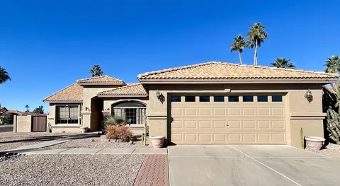 26030 S Foxglenn Dr, Sun Lakes, AZ 85248
