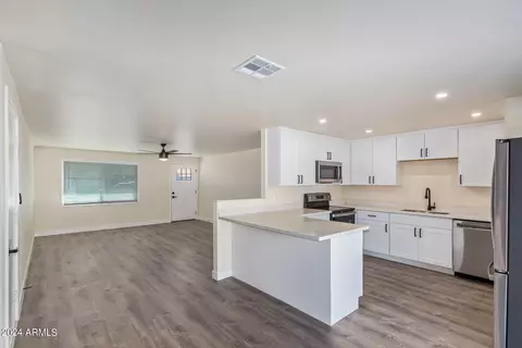 Kitchen - 3752 Evans Dr, Phoenix, AZ 85032 photo 4 of 6