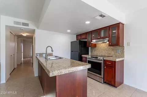 3135 N 38th St #9, Phoenix, AZ 85018 photo 18