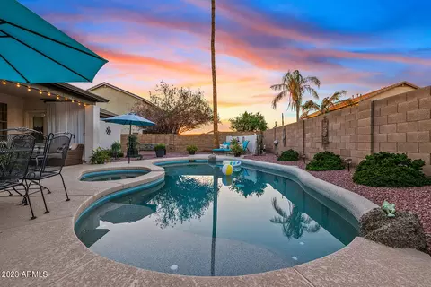 856 E Betsy Ln, Gilbert, AZ 85296