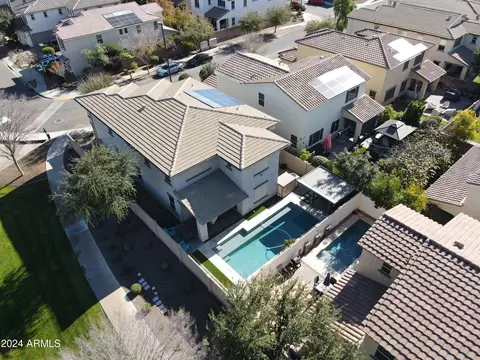 Exterior - 1658 S Roles Dr, Gilbert, AZ 85295 photo 7 of 9