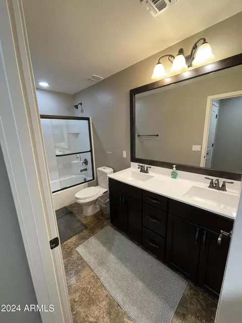 Bath - 1658 S Roles Dr, Gilbert, AZ 85295 photo 6 of 7