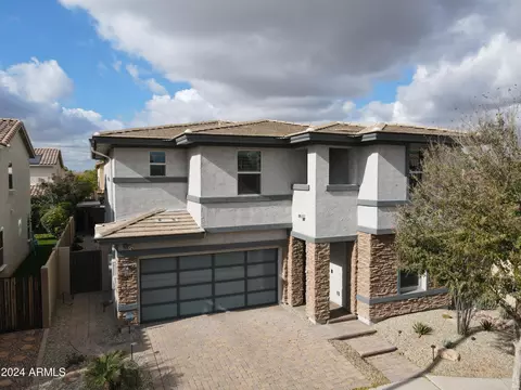 1658 S Roles Dr, Gilbert, AZ 85295