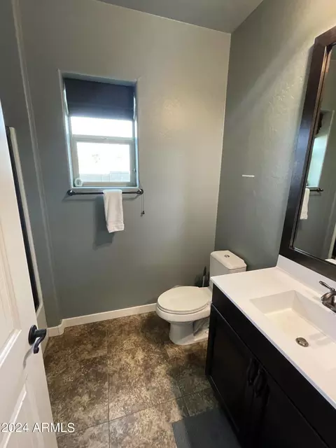 Bath - 1658 S Roles Dr, Gilbert, AZ 85295 photo 1 of 7