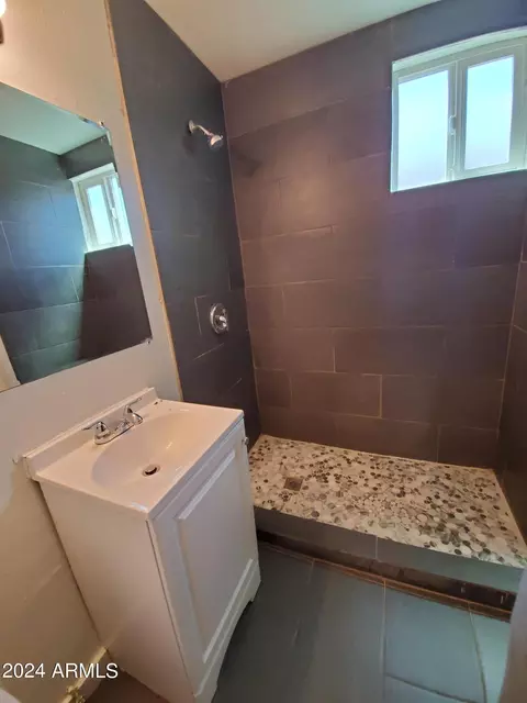 2225 E Taylor St, Phoenix, AZ 85006 photo 9