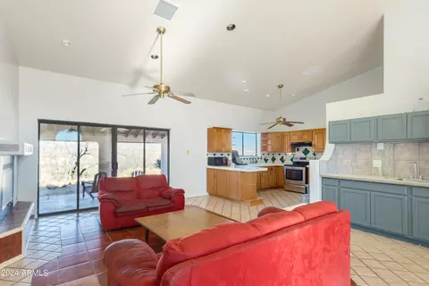 556 E Mulberry Ln, Bisbee, AZ 85603 photo 9