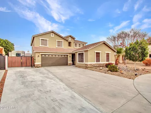 7024 W Cavalier Dr, Glendale, AZ 85303