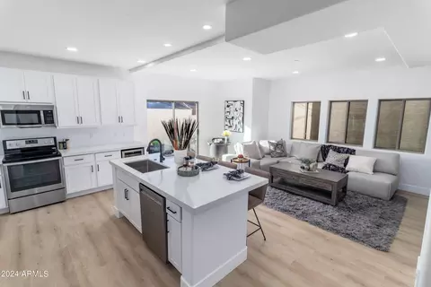3034 N 39th St #12, Phoenix, AZ 85018