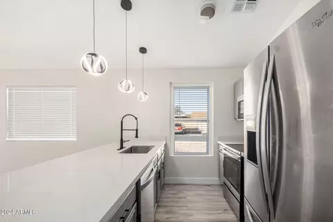 7040 W Olive Ave #81, Peoria, AZ 85345