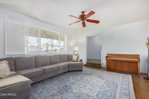833 W 11th Pl, Mesa, AZ 85201 photo 2